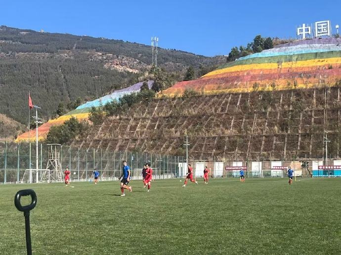 开云登录入口地址-1月24日，上海海港B队在云南昆明海埂基地完成了为期三周的冬训